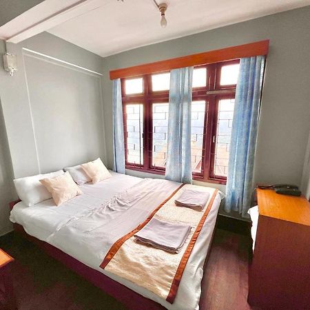 Hotel Red Rose 강토크 외부 사진