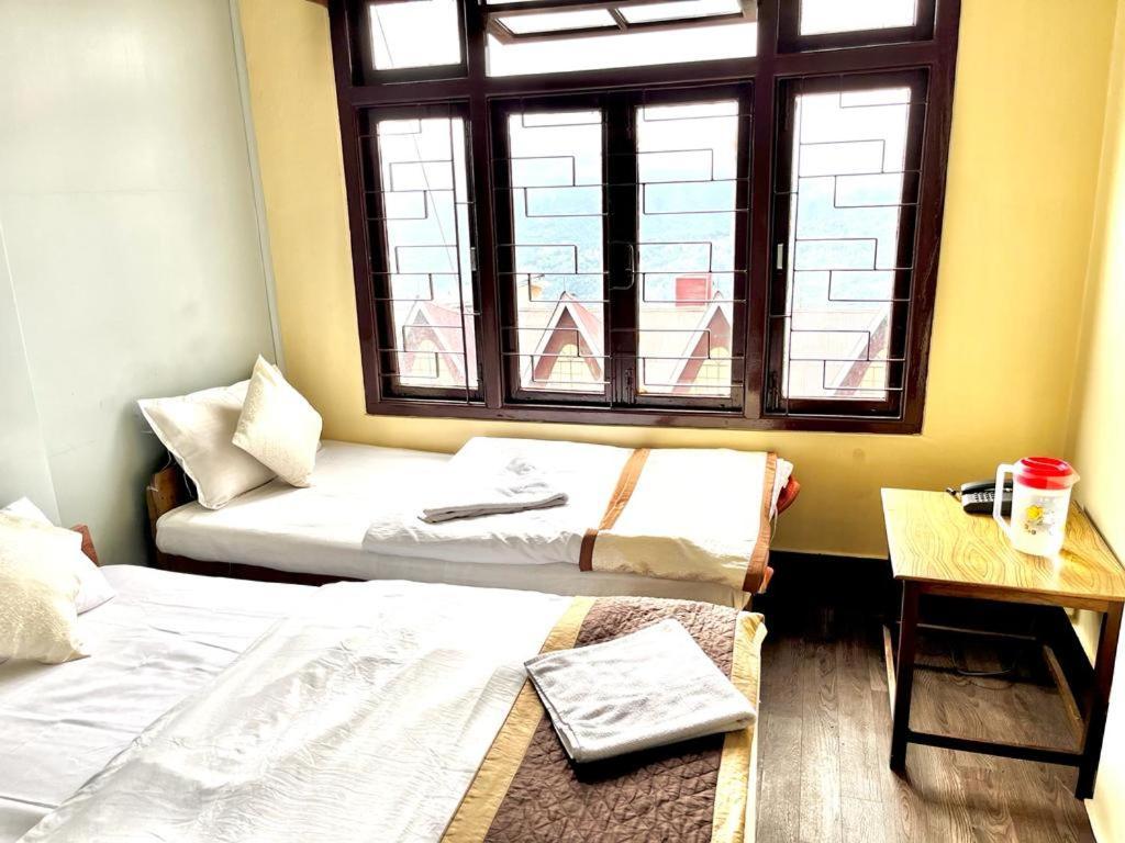 Hotel Red Rose 강토크 외부 사진